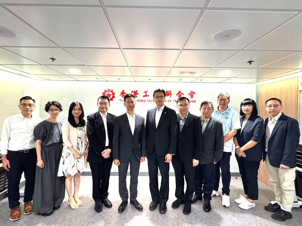 工聯會負責人與勞工處處長會晤，雙方就輸入外勞、平台外送員權益保障、職安健等勞工議題進行深入交流。
