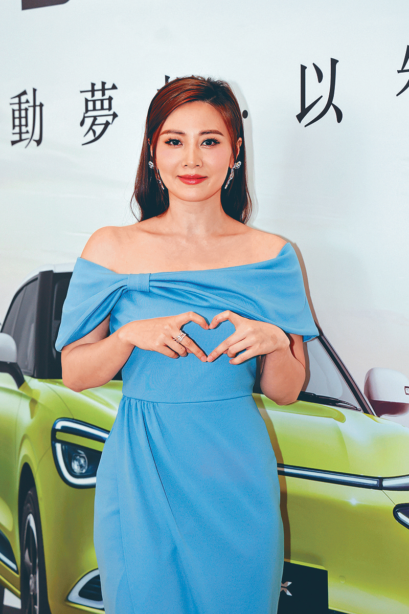 以前有男友接載,所以朱晨麗又何用考車牌。