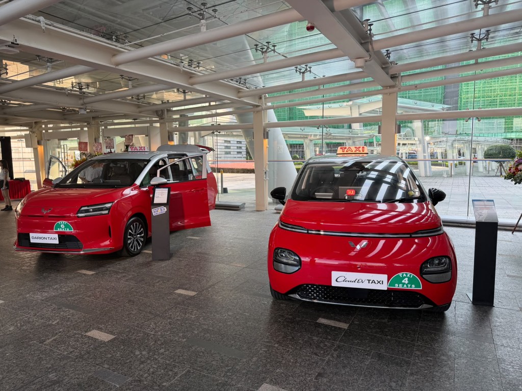 Darion Taxi採用6座設計,配備可折疊第三排座椅及1200公升特大行李艙,能靈活滿足多人乘坐及放置超大型行李的需求。 Darion Taxi採用6座設計,配備可折疊第三排座椅及1200公升特大行李艙,能靈活滿足多人乘坐及放置超大型行李的需求。
