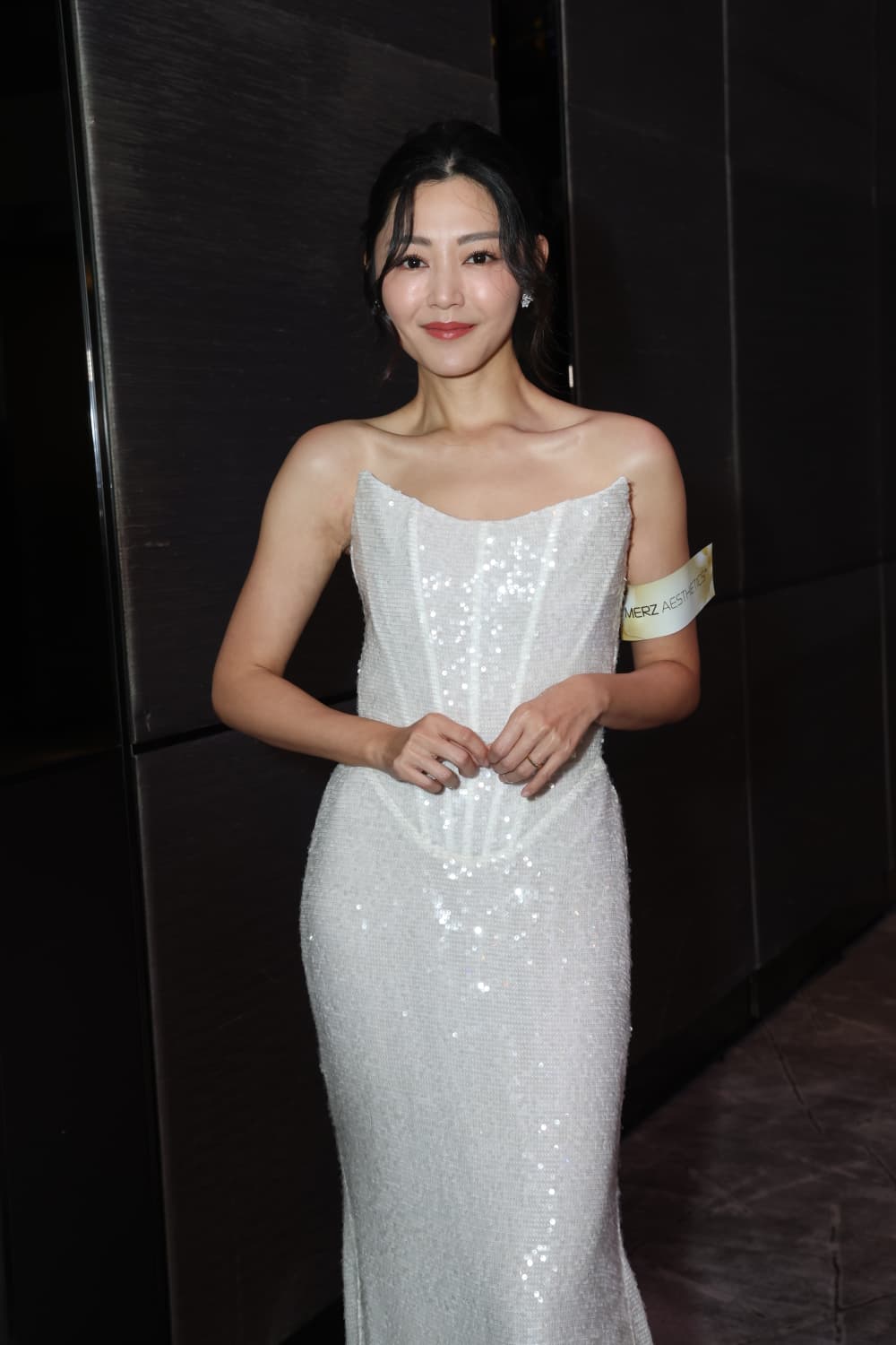 衛詩雅容光煥發。