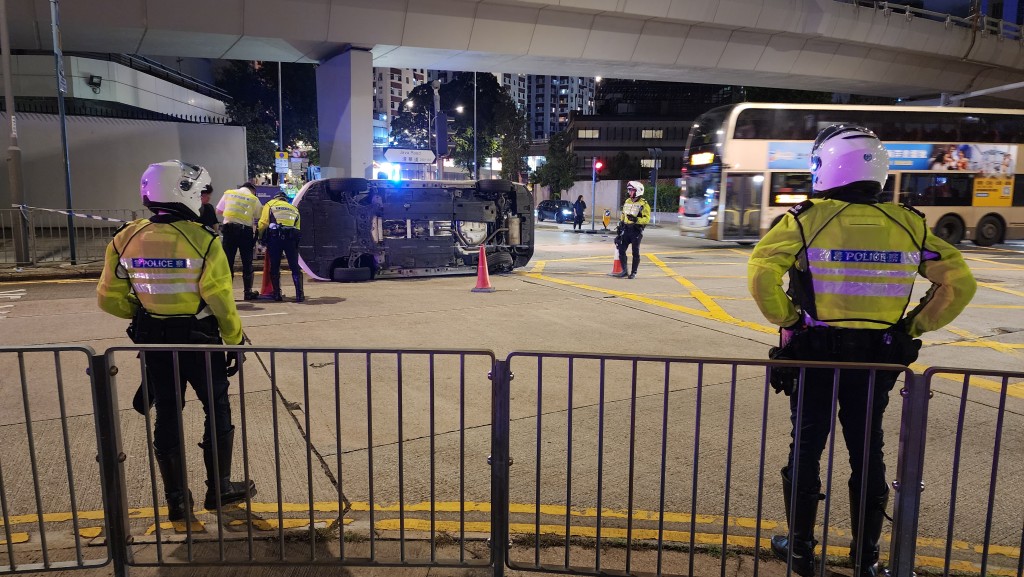北角發生交通意外,涉及一輛的士及私家車。 北角發生交通意外,涉及一輛的士及私家車。