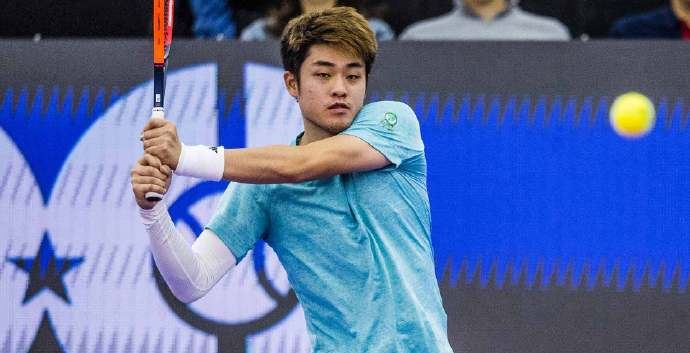 吴易昺首夺ATP巡回赛冠军。网上图片