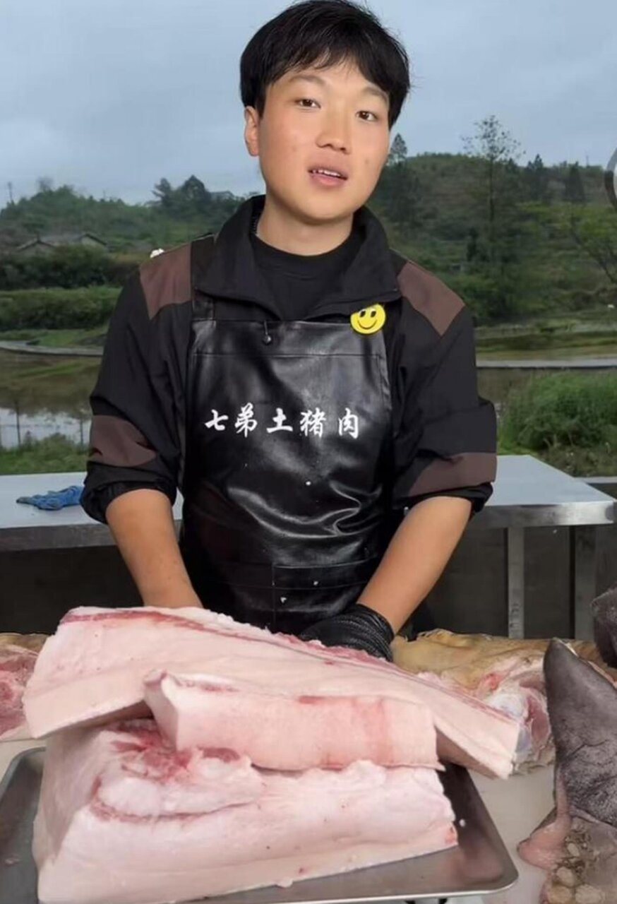 孫攀指為養6名弟妹每天累得懷疑人生，希望父親不要再生育。抖音