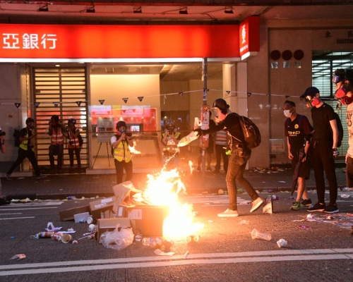 林鄭月娥指中央出手制定《港區國安法》後恢復社會秩序。資料圖片