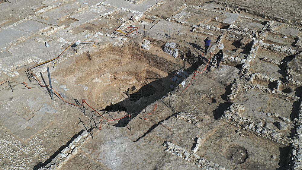 考古人員在以色列南部內蓋夫沙漠地區發掘出一處古代「豪宅」遺址，建造時間距今約1200年。AP