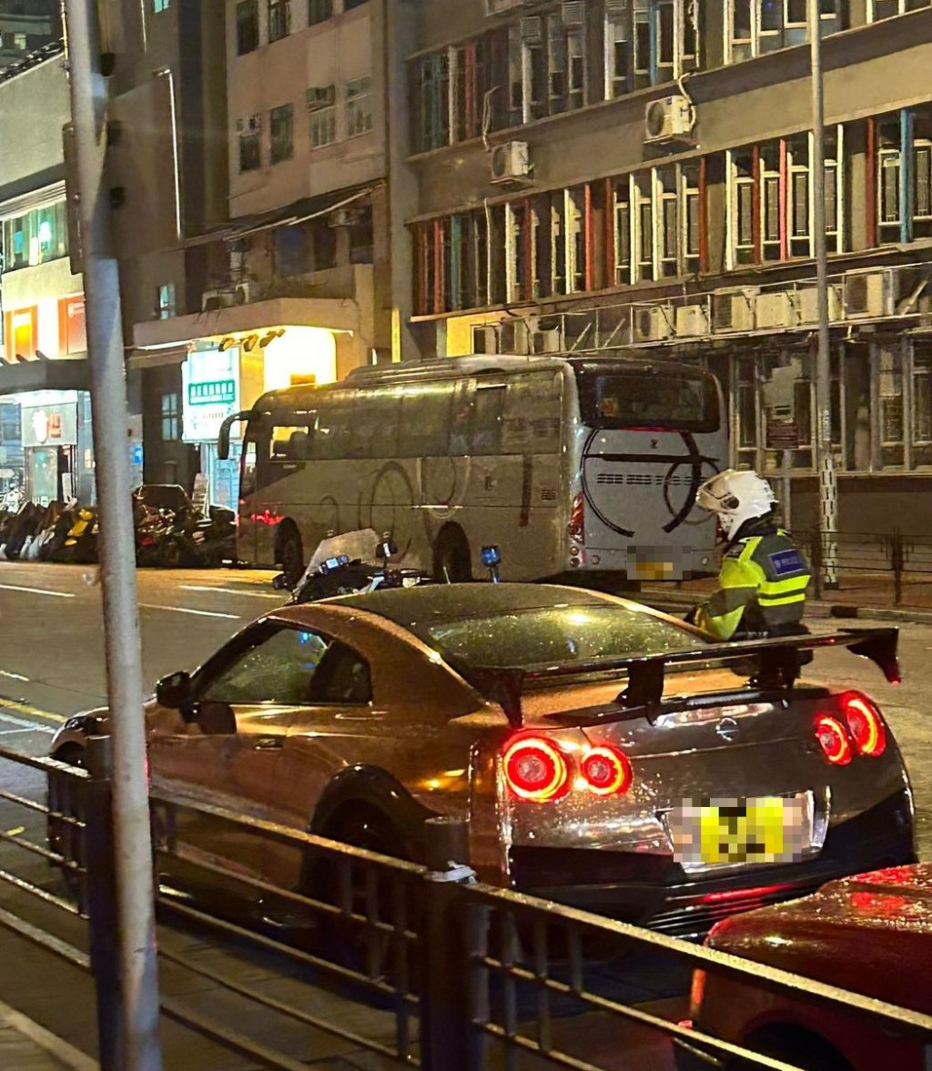 西九龍總區交通部於復活節長假期期間，在區內的車聚熱點進行執法行動。
