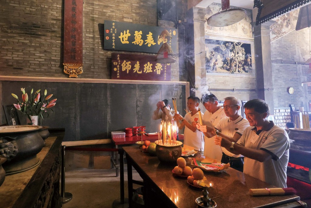 業界冀求獲得魯班先師的庇佑,工作順利平安。 業界冀求獲得魯班先師的庇佑,工作順利平安。
