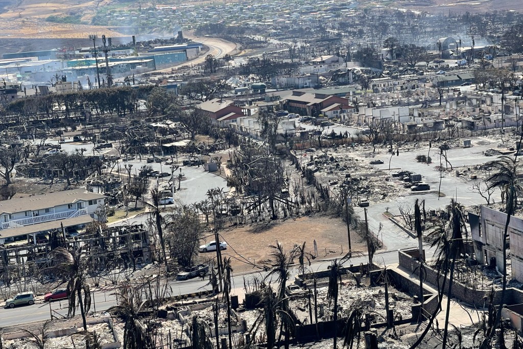 拉海納鎮，強風引發的野火燒毀了大部分城鎮，留下了被燒毀的房屋和建築物的外殼。路透社