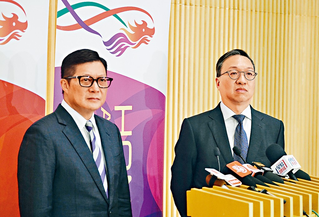 律政司司長林定國及保安局局長鄧炳強向外國使節代表，及商界代表簡介23條立法。