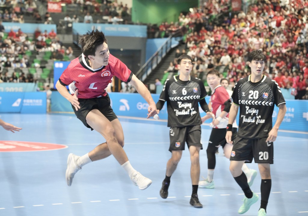 男子手球銅牌賽，港隊不敵北京隊。何君健攝