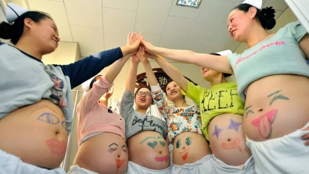 北大有研究指女性最少生三個死亡風險最低,在網上成為熱話。新華社 北大有研究指女性最少生三個死亡風險最低,在網上成為熱話。新華社