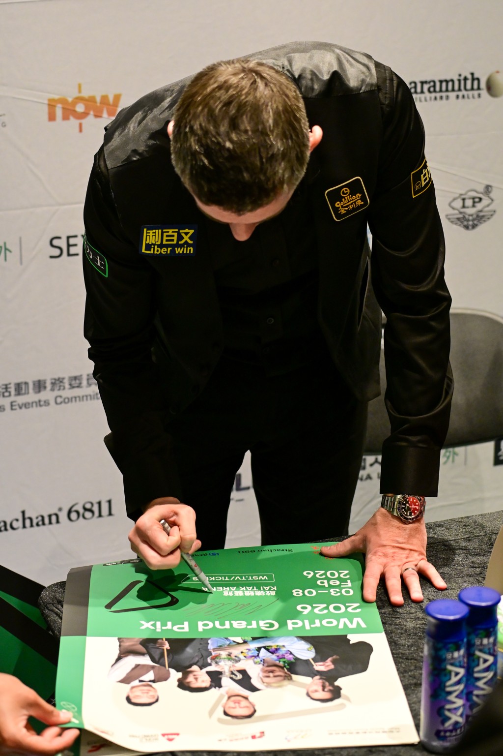 沙比親筆簽名海報。攝影:魏國謙 沙比親筆簽名海報。攝影:魏國謙