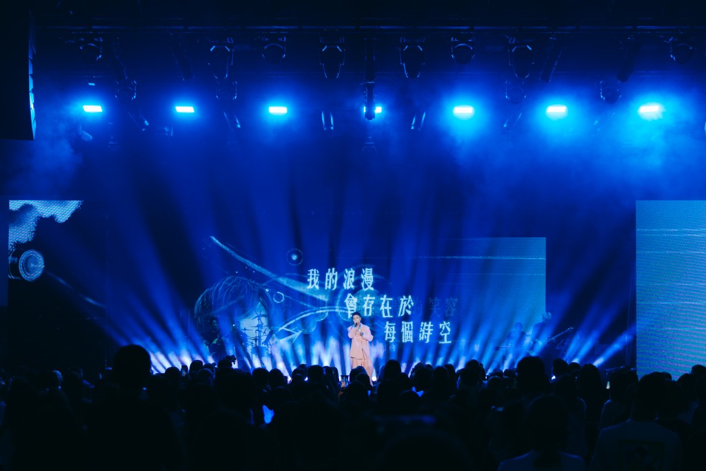 蕭秉治《活著Alive》巡迴演唱會香港站前晚開唱。