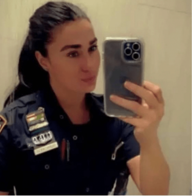 33 岁女警艾莉莎经常在社群媒体分享穿著警察制服的工作照。Instagram