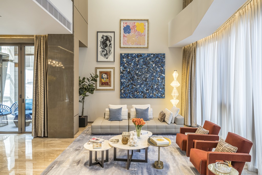 31号独立屋面积高达9186方呎全盘最大，由美国著名室内设计公司设计。