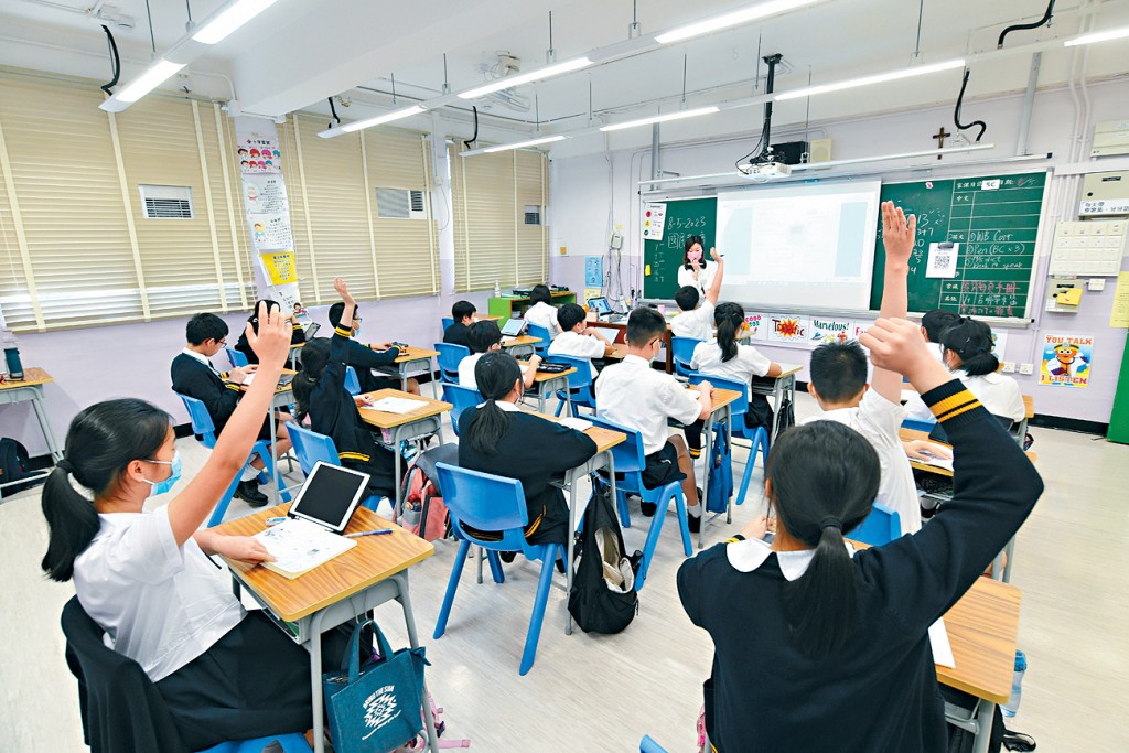 今年小三學生TSA中文、英文及數學科的達標率全線回升，表現較去年理想。