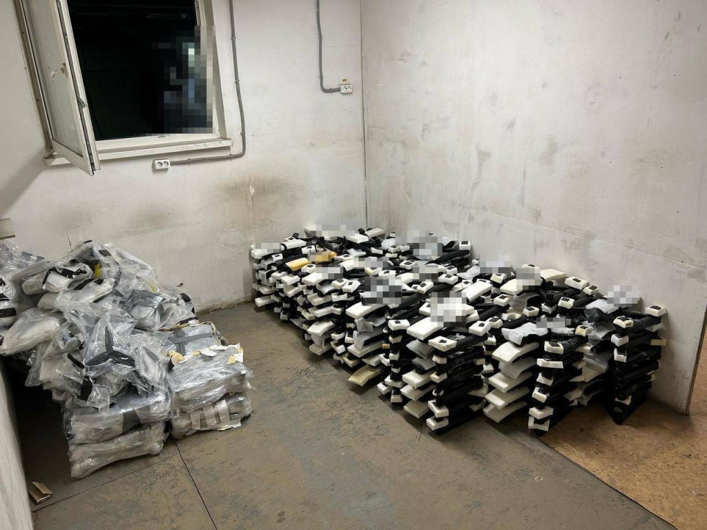 無人機藏於移動木屋內。SBU 無人機藏於移動木屋內。SBU