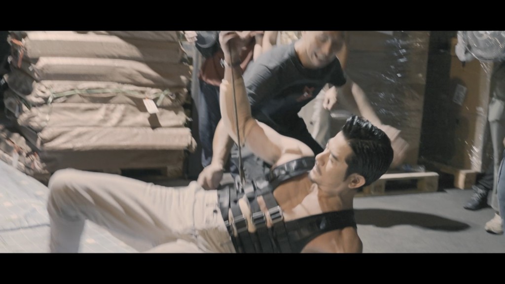 城城瞓身演出。 城城瞓身演出。