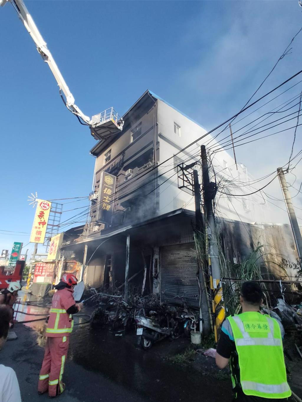 台灣彰化有民宅於清晨起火，導致3死2傷。中時