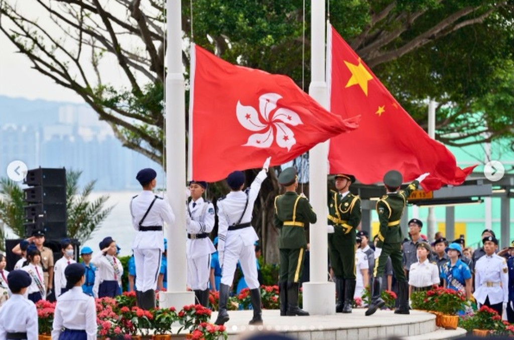 郭俊峯表示,他印象最深刻的,就是有3位隊員於今年五四青年節升旗手選拔中首次奪得亞軍,並獲挑選成為今年五四青年節金紫荊廣場升旗儀式的區旗組旗手。 郭俊峯表示,他印象最深刻的,就是有3位隊員於今年五四青年節升旗手選拔中首次奪得亞軍,並獲挑選成為今年五四青年節金紫荊廣場升旗儀式的區旗組旗手。