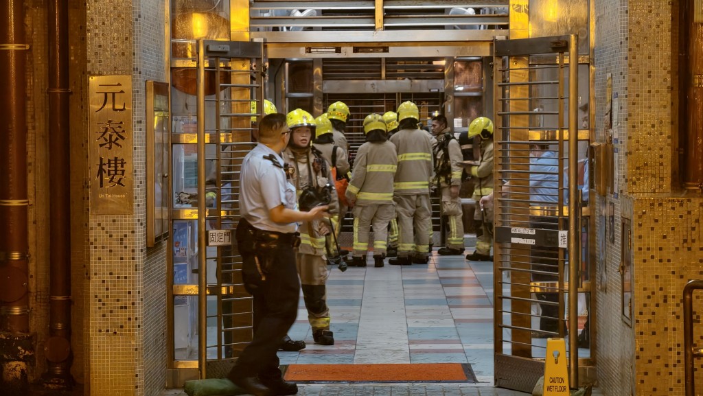 現場為元州邨元泰樓。黃文威攝 現場為元州邨元泰樓。黃文威攝