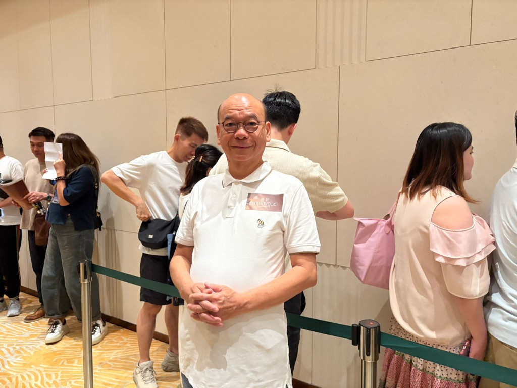 中原亞太區副主席兼住宅部總裁陳永傑表示,市場預期下周有《施政報告》及減息等市場利好消息,有不少市民選擇偷步入市。 中原亞太區副主席兼住宅部總裁陳永傑表示,市場預期下周有《施政報告》及減息等市場利好消息,有不少市民選擇偷步入市。