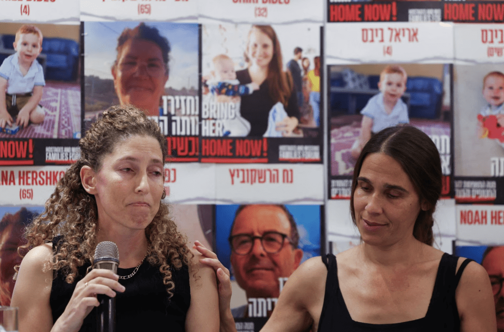 在以色列被擄人質的家屬心情焦急萬分。路透社