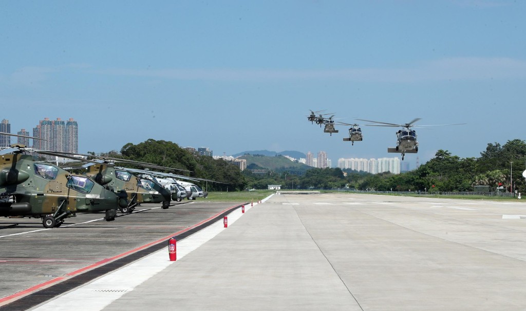 解放軍駐香港部隊於今日組織進駐香港以來第27次建制單位輪換行動。政府新聞[