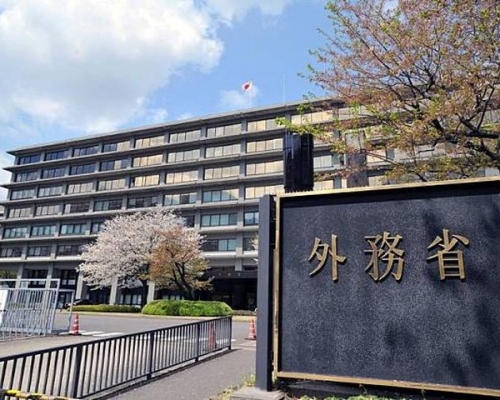日本外務省領事局長水嶋光一確診感染新冠肺炎。 網圖