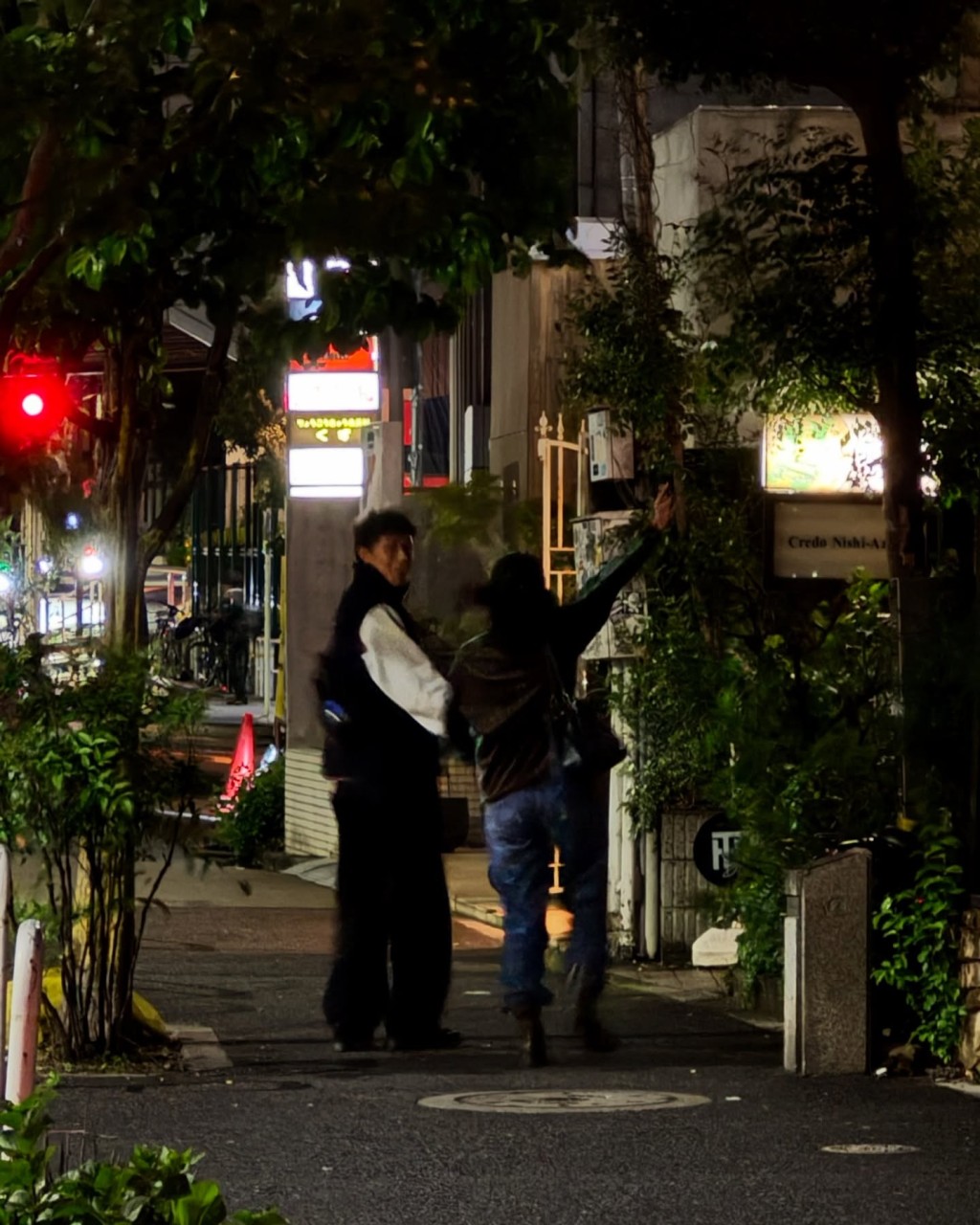 陳康堤早前疑與媽媽及緋聞男友在日本旅遊,趁出道前「玩餐飽」,與「Shou Honda」疑放閃。 陳康堤早前疑與媽媽及緋聞男友在日本旅遊,趁出道前「玩餐飽」,與「Shou Honda」疑放閃。