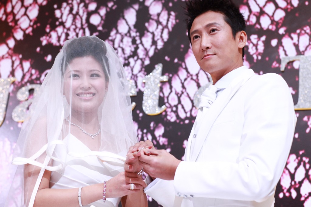 周家蔚和洪天明在2012年結婚。