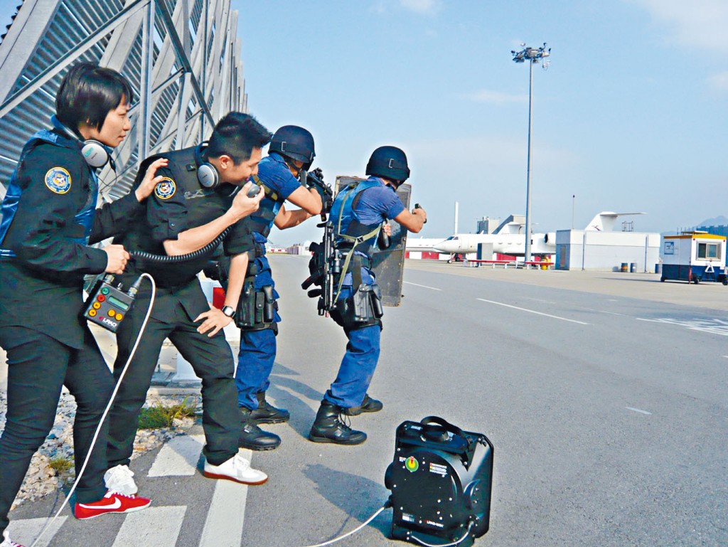 警察談判組聯同其他警隊部門，進行聯合反恐演習。