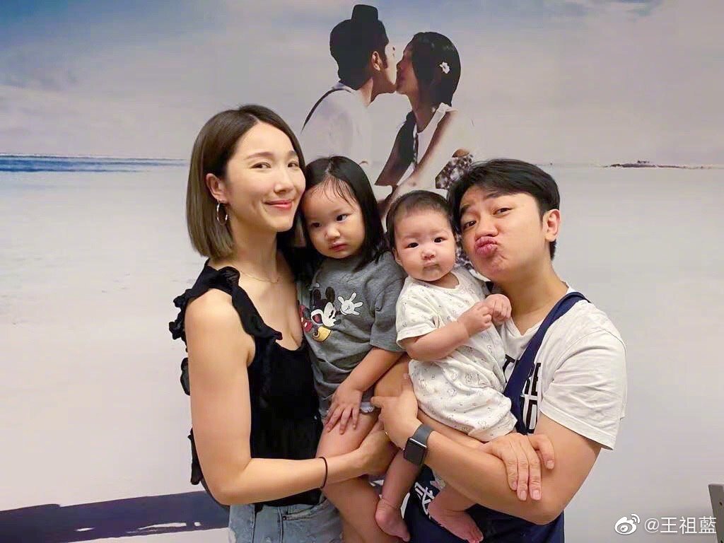 夫妻二人不時會上載湊女日常。