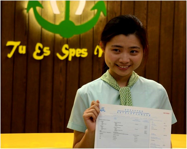 德望書院女狀元李焯瑩7科5**狀元。