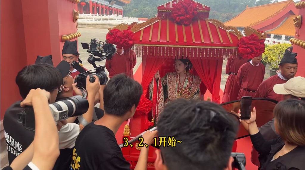 中式仿古婚禮微電影興起，成就新人最美回憶。抖音＠胖達胖達