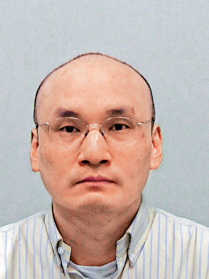 被告托馬斯.關易容前的樣貌。