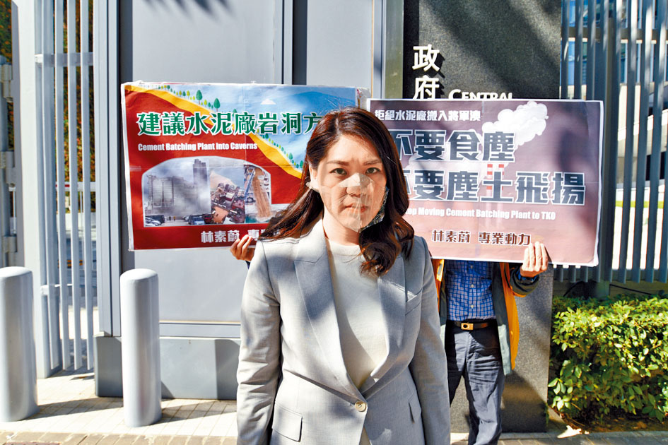 林素蔚本身是社工，團隊內有工程師、規劃師、建築師等，一起服務居民。