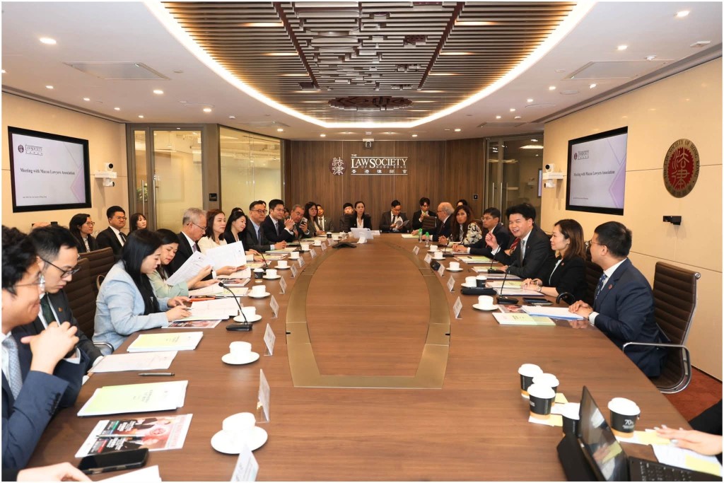雙方就法律專業發展、專業監管、法律人才培育、普通法推廣及跨境法律服務等議題進行深入交流。香港律師會fb 雙方就法律專業發展、專業監管、法律人才培育、普通法推廣及跨境法律服務等議題進行深入交流。香港律師會fb