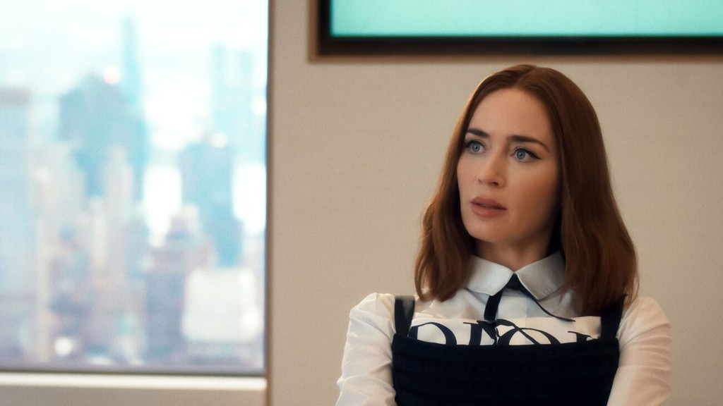 Emily今季升呢成為國際時尚集團高層。