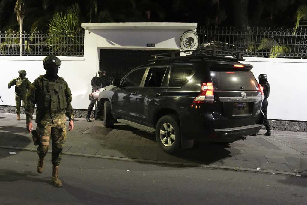 厄瓜多爾警方闖墨西哥大使館拘捕前副總統。美聯社