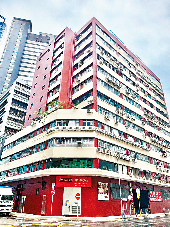 長沙灣長裕街2號嘉圖工廠大廈9樓全層出售，意向呎價3033元。