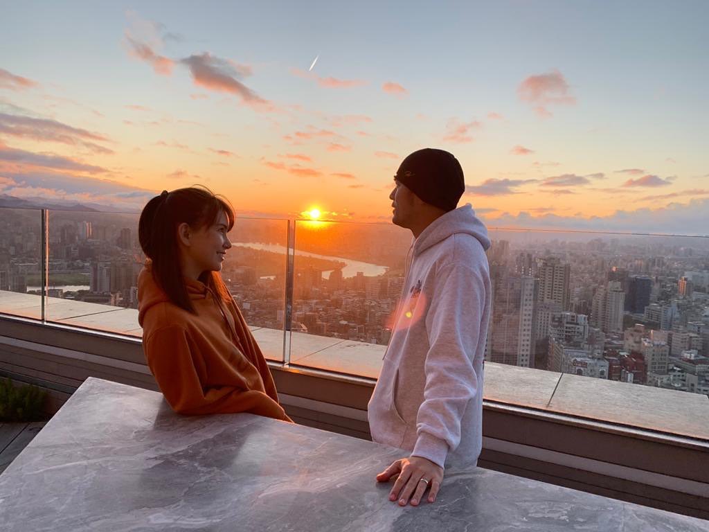 周杰倫夫婦不時在社交網晒豪宅照美觀景。