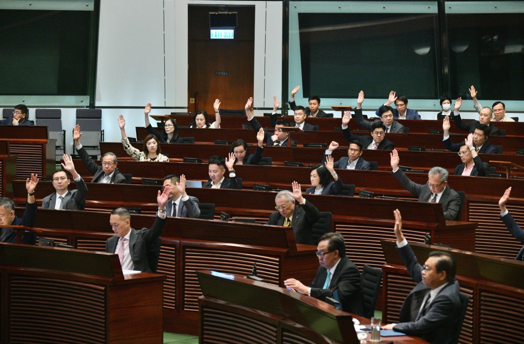 譚認為讓在地區服務多年、約40歲的年輕人有機會參與立法會工作，對他們的鍛鍊極有幫助。