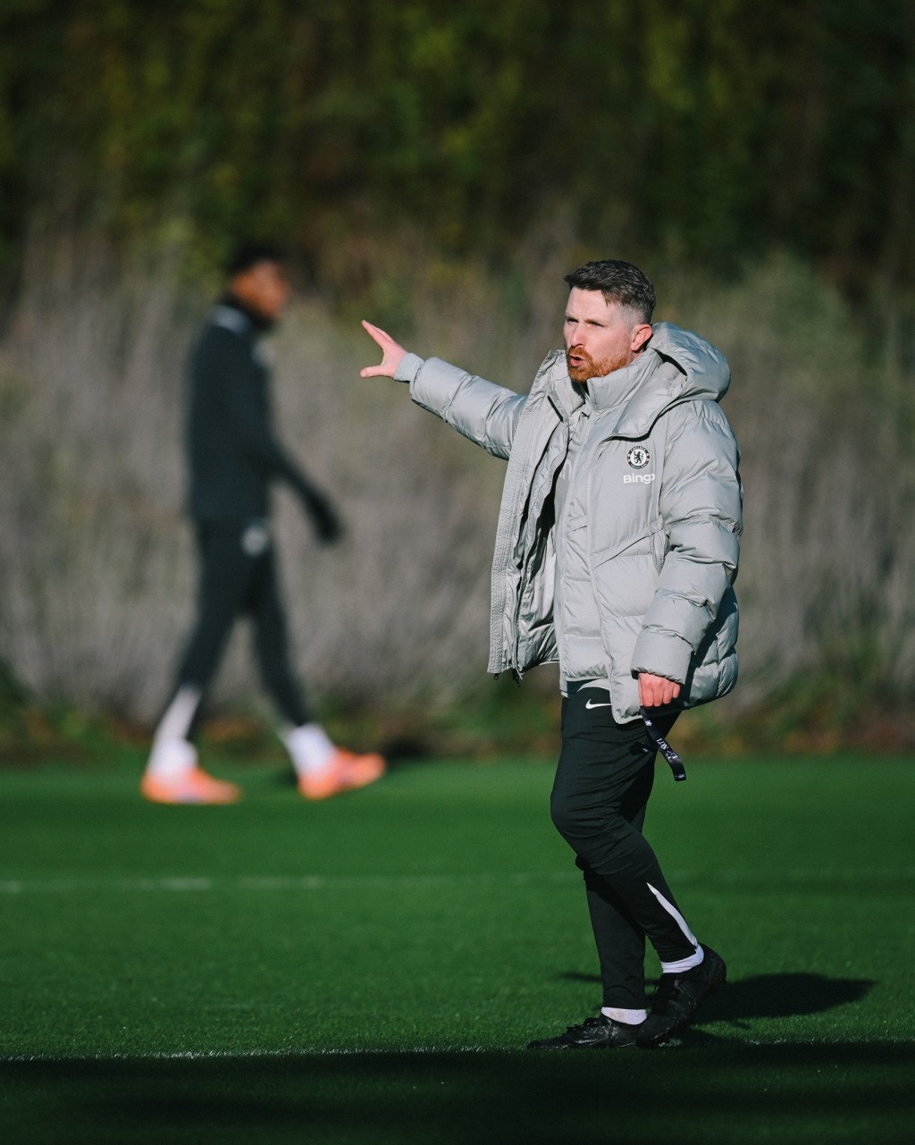 麦法兰周五首次带领车路士操练。车路士FB图片 麦法兰周五首次带领车路士操练。车路士FB图片