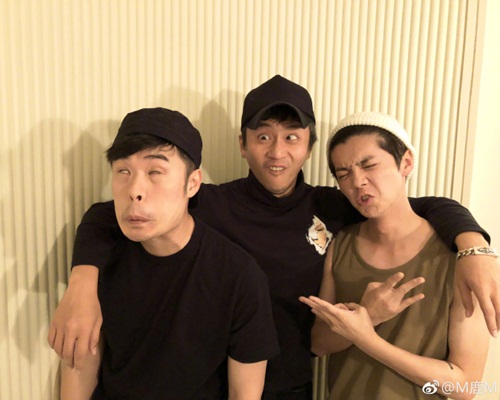 鹿晗日前才貼與陳赫及鄧超鬼臉照。