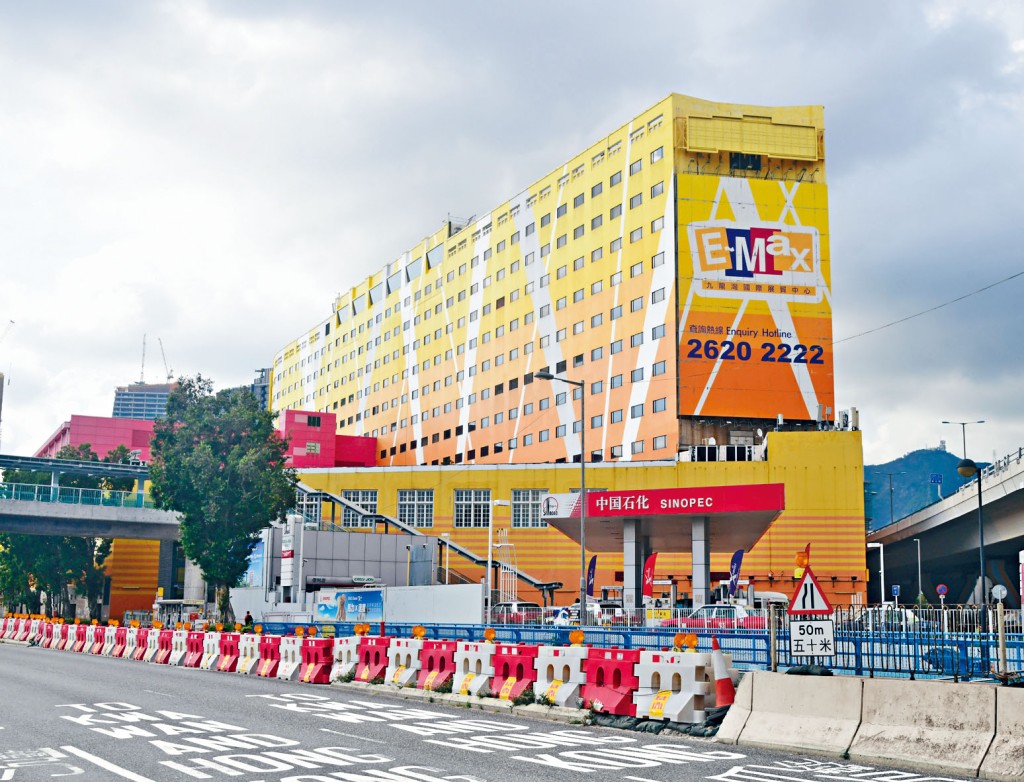 ■九龙湾国际展贸中心全幢物业，将由亿京牵头财团以高逾一百一十亿承接。