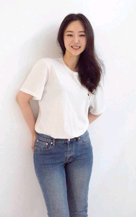 閔熙珍在與HYBE的官司勝訴後,突然宣布放棄約1.4億港元的賠償金。 閔熙珍在與HYBE的官司勝訴後,突然宣布放棄約1.4億港元的賠償金。