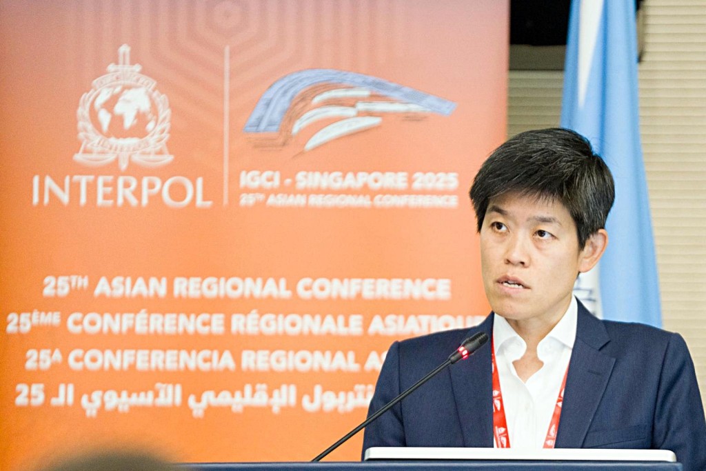 網絡安全及科技罪案調查科高級警司李經晞在會議上發表演講。警方提供