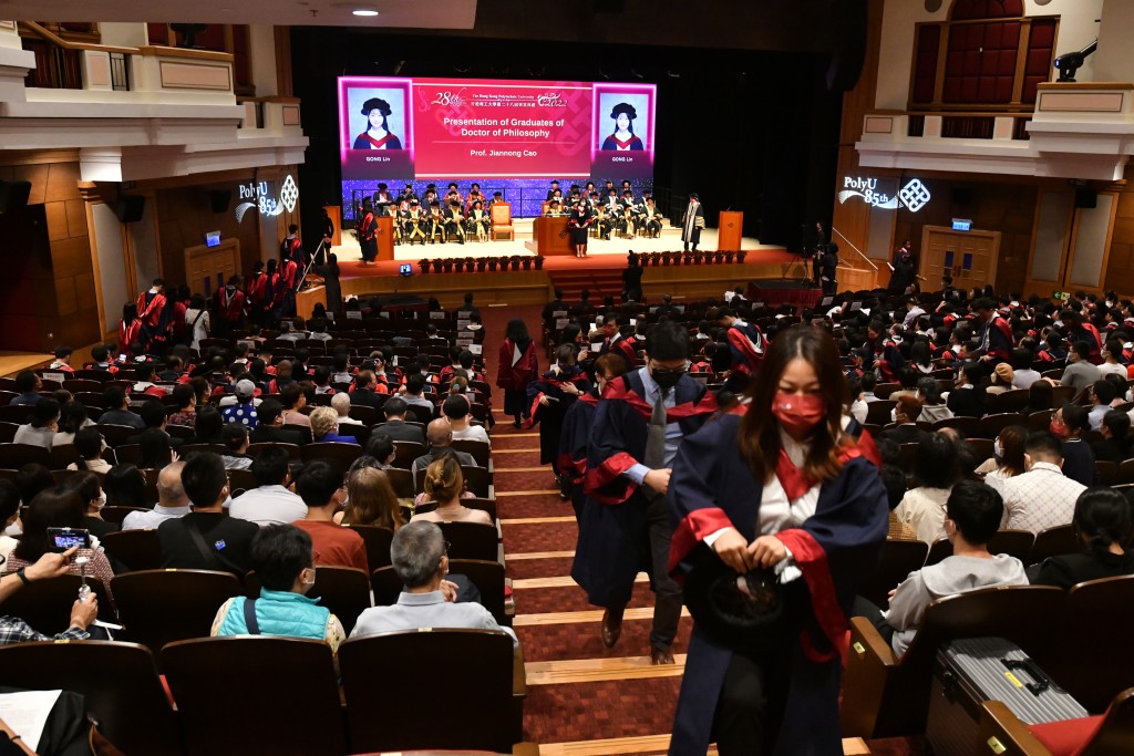 香港理工大學舉行第28屆畢業典禮。盧江球攝