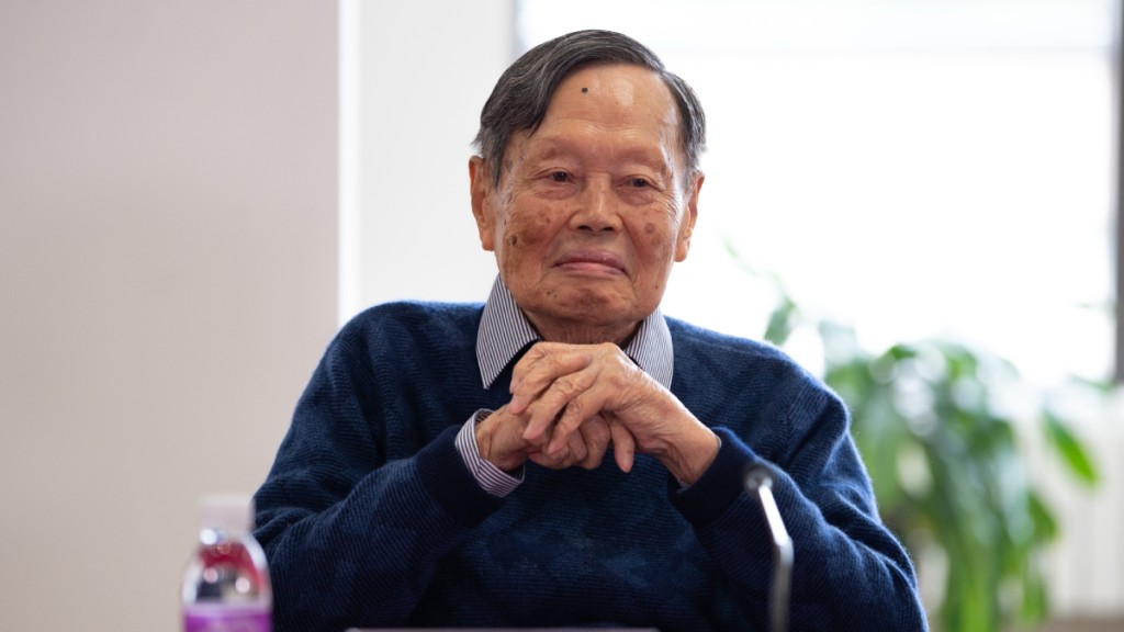 楊振寧為首位華人諾貝爾物理學獎得主。新華社